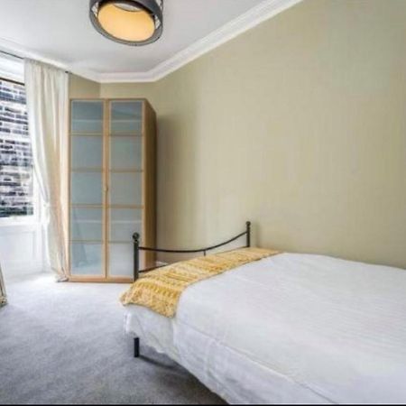 Spacious & Comfortable 3 Bedroom Apartment - Near City Centre - Free Parking Available - Sleeps Up To 5 Guests Édimbourg Extérieur photo